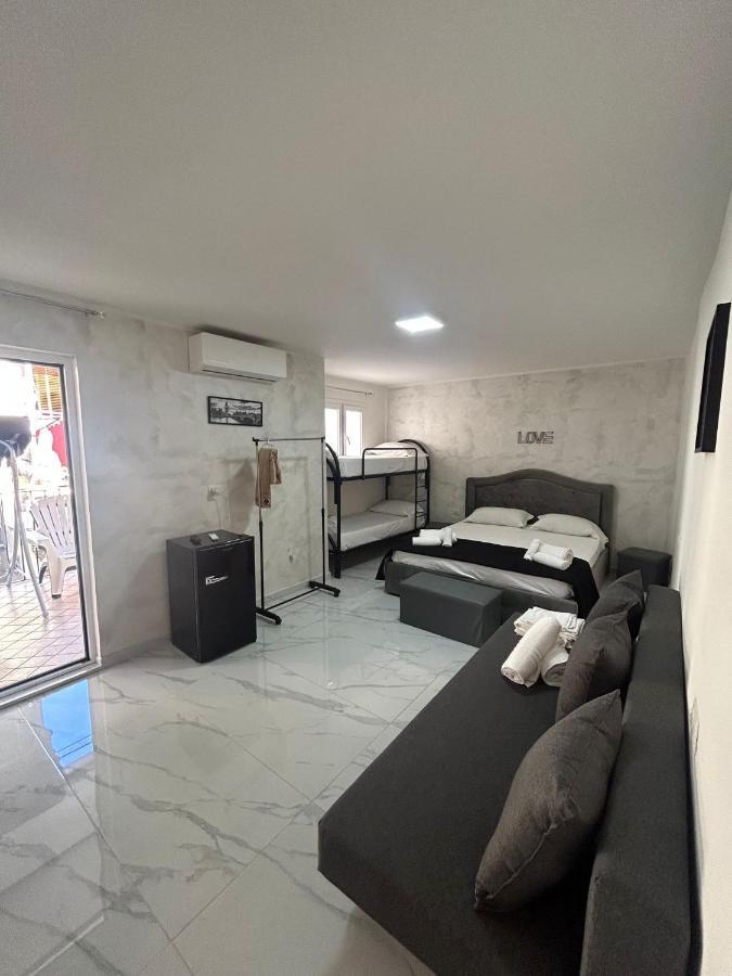 Terrace Luxury Caracciolo Appartement Napels